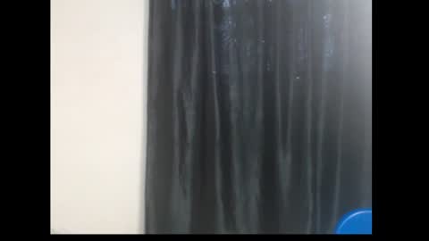 Snapshot of ebony_queenx chatting on 07-11-26, 03:26 Queen online show from 07-11-26, 03:26