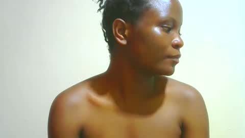 Snapshot of ebony_shan_ chatting on 10-29-25, 02:03 Shanny online show from 10-29-25, 02:03