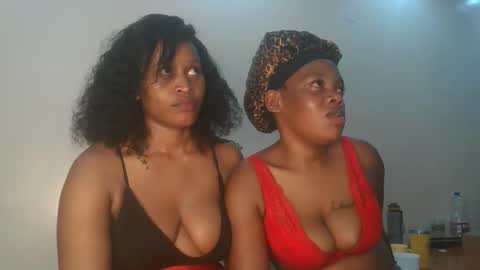 Snapshot of ebony_squiter chatting on 12-13-25, 08:14 Ebony squiter online show from 12-13-25, 08:14