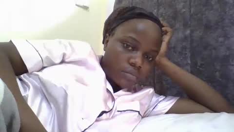 Snapshot of ebony_tasha chatting on 05-02-26, 06:07 tasha online show from 05-02-26, 06:07