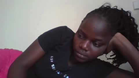 Snapshot of ebony_tasha chatting on 05-18-26, 05:13 tasha online show from 05-18-26, 05:13