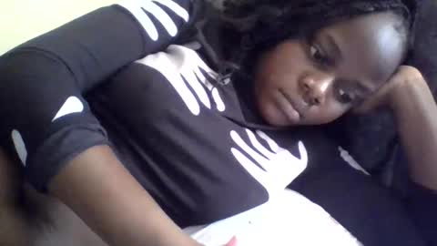 Snapshot of ebony_tasha chatting on 05-25-26, 05:35 tasha online show from 05-25-26, 05:35