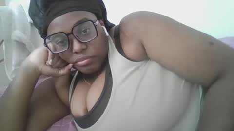 ebonybigtitqueen0 online show from 09-14-25, 03:00