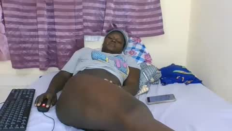 Snapshot of ebonyblack28 chatting on 10-18-25, 06:05 MELVINE online show from 10-18-25, 06:05