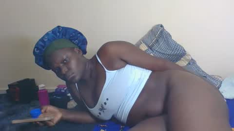 Snapshot of ebonyblack28 chatting on 02-08-26, 12:36 MELVINE online show from 02-08-26, 12:36