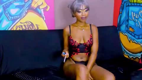 Snapshot of ebonydollx69 chatting on 01-06-25, 06:47 Pearl online show from 01-06-25, 06:47