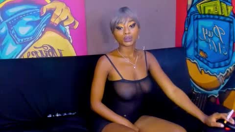 Snapshot of ebonydollx69 chatting on 01-17-25, 10:33 Pearl online show from 01-17-25, 10:33