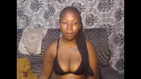 Snapshot of ebonymilf1 chatting on 03-01-25, 12:39 Tee online show from 03-01-25, 12:39