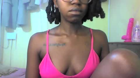 Ebonymuse2 online show from 05-18-26, 08:58