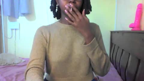 Ebonymuse2 online show from 05-19-26, 09:48