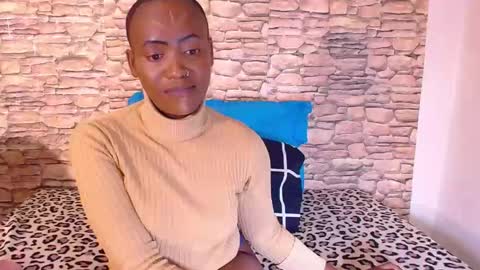 Snapshot of ebonyolive69 chatting on 09-19-25, 05:35 Cindy online show from 09-19-25, 05:35