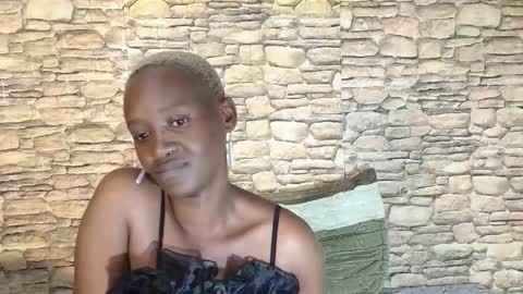 Snapshot of ebonyolive69 chatting on 10-28-25, 06:21 Cindy online show from 10-28-25, 06:21