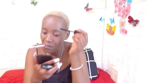 Snapshot of ebonyolive69 chatting on 11-04-25, 06:29 Cindy online show from 11-04-25, 06:29