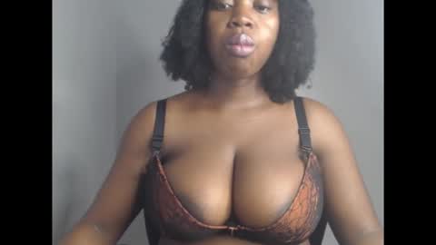 Snapshot of ebonyx_dripqueen chatting on 11-30-25, 06:39 Loveth online show from 11-30-25, 06:39