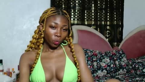 Snapshot of ebonyxxbabe chatting on 06-08-26, 12:03 ebonyxxbabe online show from 06-08-26, 12:03