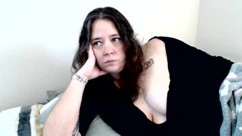 Weird Echo online show from 11-11-25, 06:19