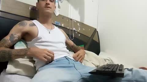 Snapshot of ed_big_cock chatting on 10-21-25, 06:08 Edd Gallego online show from 10-21-25, 06:08