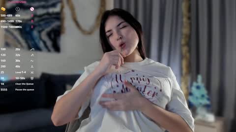 Viola online show from 12-25-24, 02:13