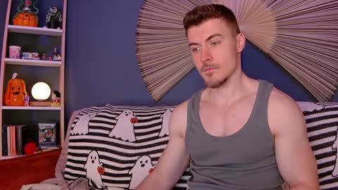 Snapshot of eddieds chatting on 10-27-25, 03:32 Eddie online show from 10-27-25, 03:32