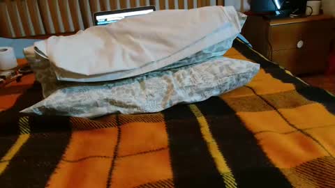 eddy_1968 online show from 12-31-24, 03:20