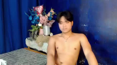 edelcum_xx online show from 12-18-25, 01:00