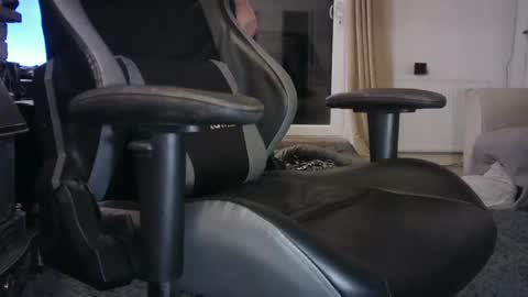 edged biker online show from 01-04-25, 08:16