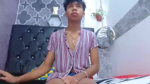 Snapshot of edi_stwix18 chatting on 04-13-26, 01:22 edi_stwix18 online show from 04-13-26, 01:22