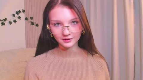 Lisa  online show from 02-12-25, 12:16