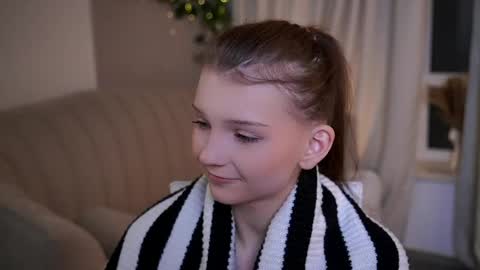 Lisa  online show from 04-10-26, 11:42