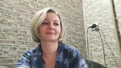 Snapshot of edithmanning chatting on 12-21-24, 07:13 edithmanning online show from 12-21-24, 07:13