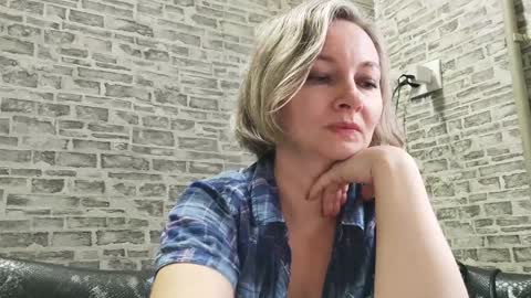 Snapshot of edithmanning chatting on 12-21-24, 10:39 edithmanning online show from 12-21-24, 10:39