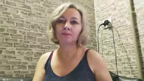 Snapshot of edithmanning chatting on 12-24-24, 10:55 edithmanning online show from 12-24-24, 10:55