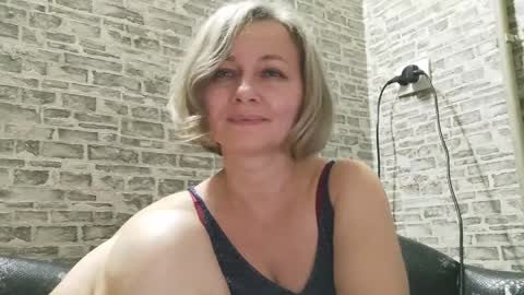 Snapshot of edithmanning chatting on 12-24-24, 05:13 edithmanning online show from 12-24-24, 05:13