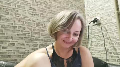 Snapshot of edithmanning chatting on 12-25-24, 11:11 edithmanning online show from 12-25-24, 11:11