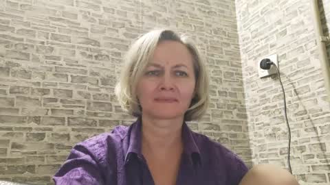 Snapshot of edithmanning chatting on 12-27-24, 01:50 edithmanning online show from 12-27-24, 01:50