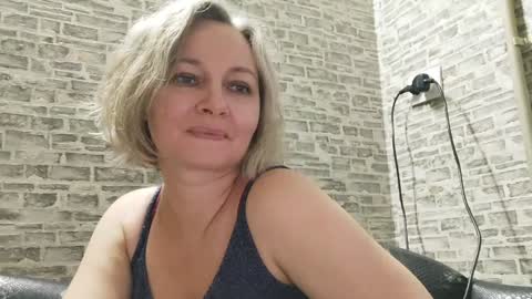 Snapshot of edithmanning chatting on 01-02-25, 01:51 edithmanning online show from 01-02-25, 01:51