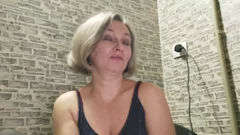 Snapshot of edithmanning chatting on 01-04-25, 06:51 edithmanning online show from 01-04-25, 06:51