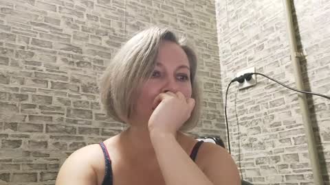 Snapshot of edithmanning chatting on 01-06-25, 02:25 edithmanning online show from 01-06-25, 02:25