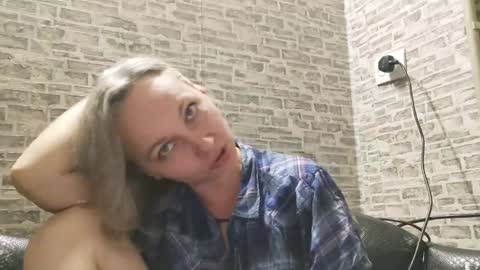 Snapshot of edithmanning chatting on 01-09-25, 03:23 edithmanning online show from 01-09-25, 03:23