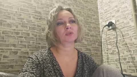 Snapshot of edithmanning chatting on 01-17-25, 06:15 edithmanning online show from 01-17-25, 06:15