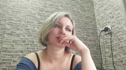 Snapshot of edithmanning chatting on 02-07-25, 08:55 edithmanning online show from 02-07-25, 08:55