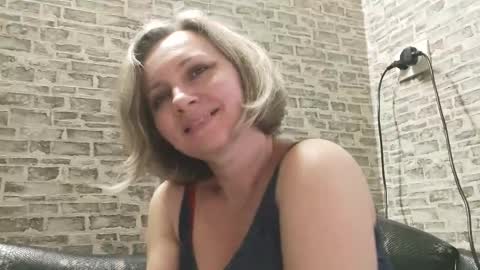 Snapshot of edithmanning chatting on 02-15-25, 02:00 edithmanning online show from 02-15-25, 02:00