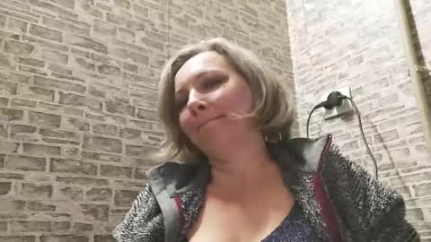 Snapshot of edithmanning chatting on 02-15-25, 05:39 edithmanning online show from 02-15-25, 05:39