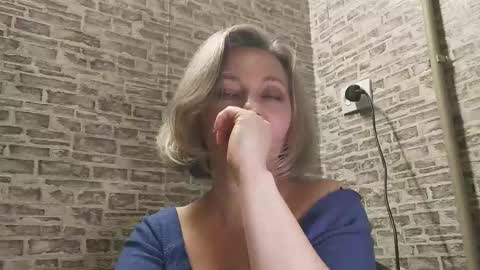 Snapshot of edithmanning chatting on 02-17-25, 05:32 edithmanning online show from 02-17-25, 05:32