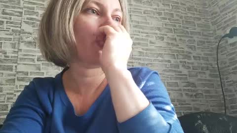 Snapshot of edithmanning chatting on 02-19-25, 06:44 edithmanning online show from 02-19-25, 06:44