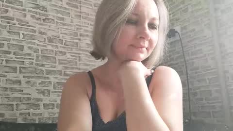 Snapshot of edithmanning chatting on 02-23-25, 06:49 edithmanning online show from 02-23-25, 06:49