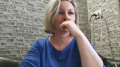 Snapshot of edithmanning chatting on 03-06-25, 12:41 edithmanning online show from 03-06-25, 12:41