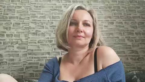 Snapshot of edithmanning chatting on 03-10-25, 12:15 edithmanning online show from 03-10-25, 12:15