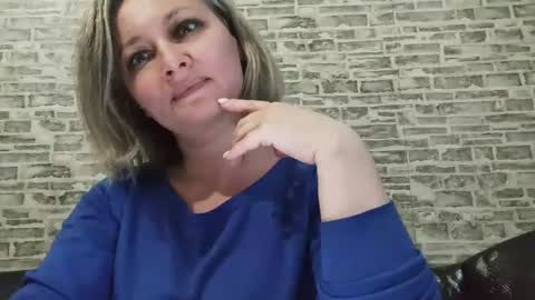 Snapshot of edithmanning chatting on 03-11-25, 03:23 edithmanning online show from 03-11-25, 03:23