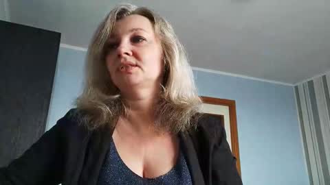Snapshot of edithmanning chatting on 03-08-26, 06:39 edithmanning online show from 03-08-26, 06:39
